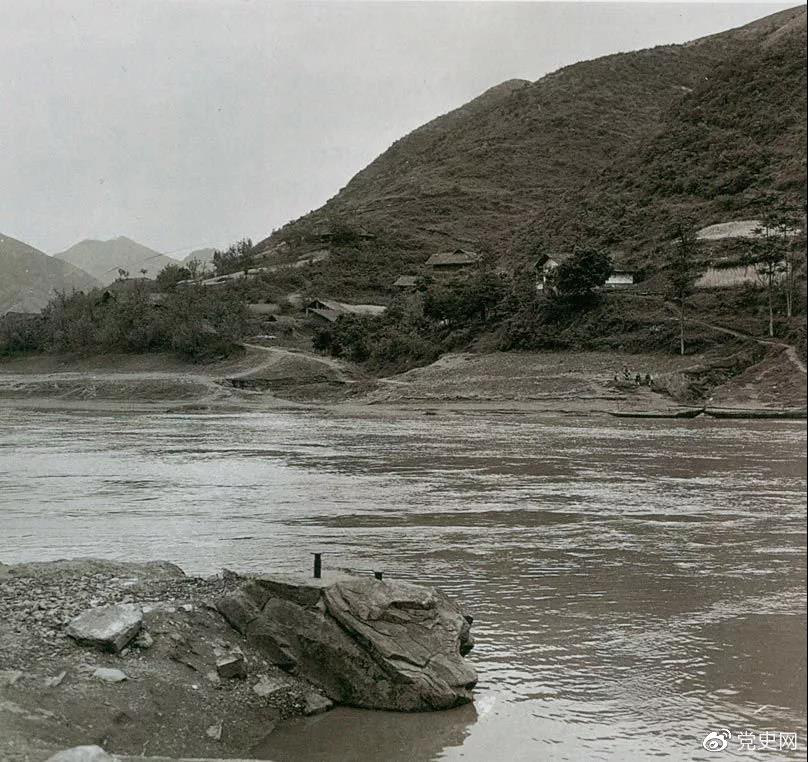 1935年1月，紅一方面軍一渡赤水的渡口之一——土城渡口。