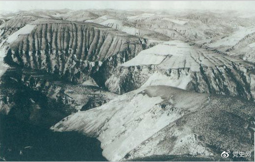 1947年4月14日，西北野戰(zhàn)兵團(tuán)取得了羊馬河戰(zhàn)役的勝利。圖為羊馬河戰(zhàn)役戰(zhàn)場。